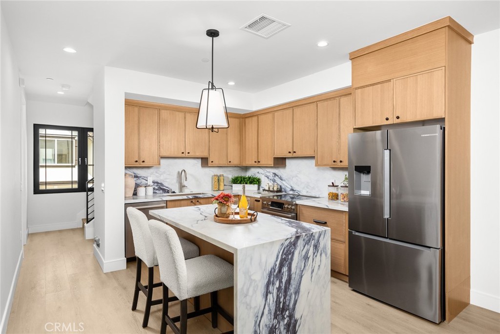 826 Sunset Boulevard A Property Photo 13