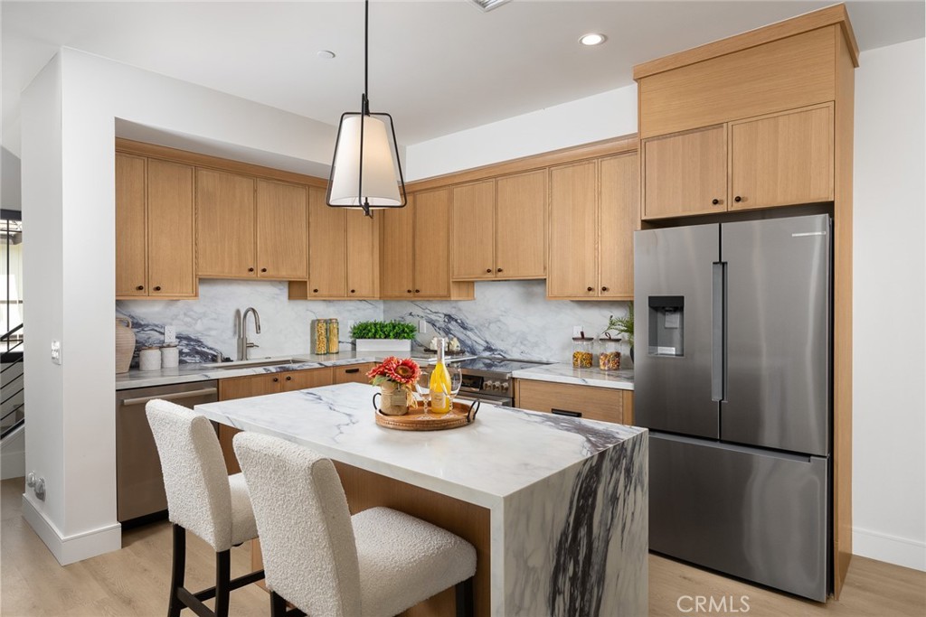 826 Sunset Boulevard A Property Photo 18