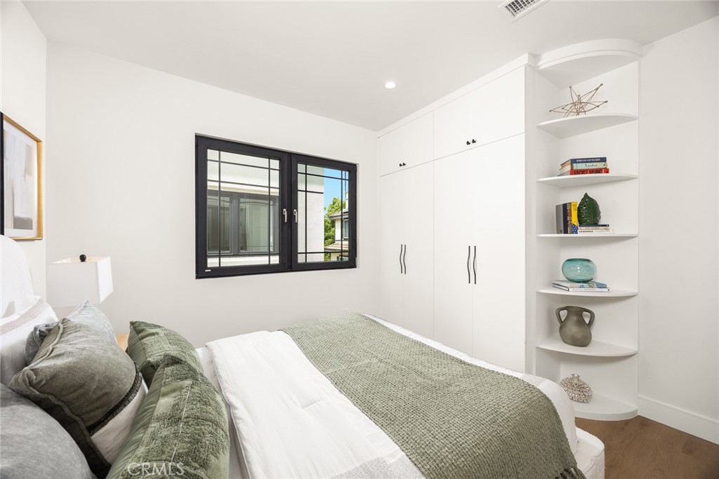 826 Sunset Boulevard A Property Photo 21