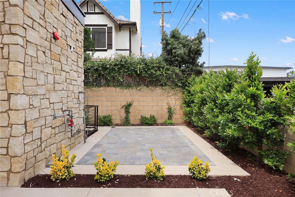 826 Sunset Boulevard A Property Photo 36