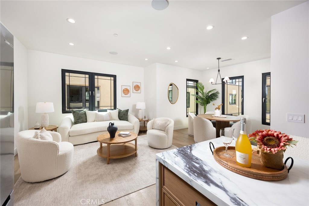 826 Sunset Boulevard B Property Photo 15