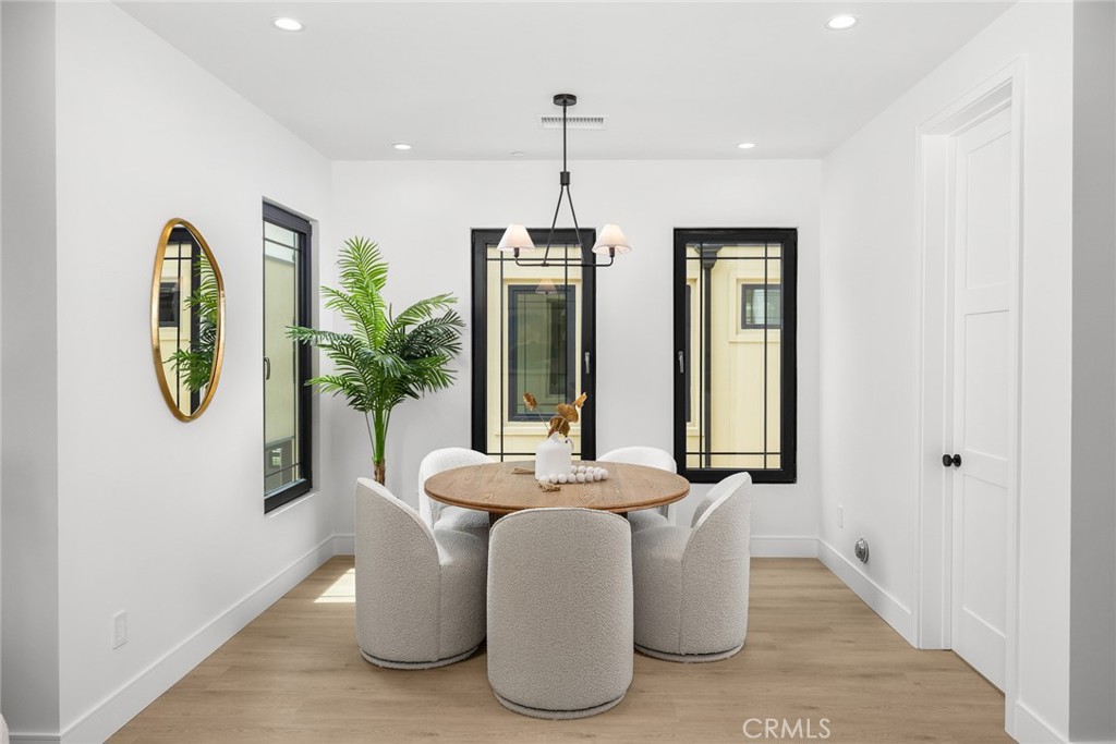 826 Sunset Boulevard B Property Photo 17