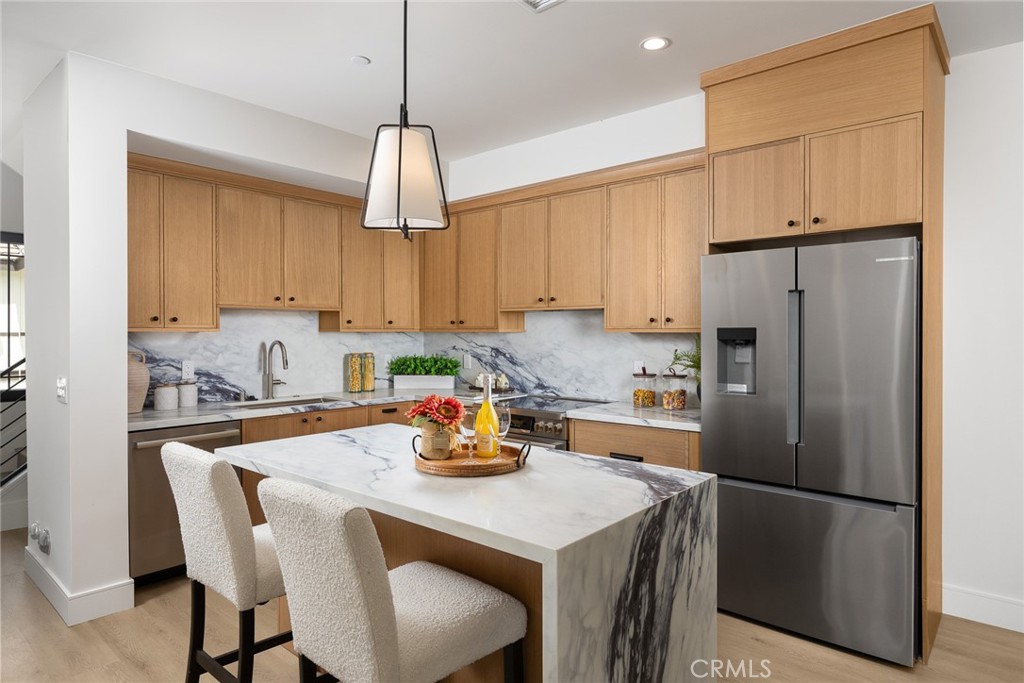 826 Sunset Boulevard B Property Photo 18