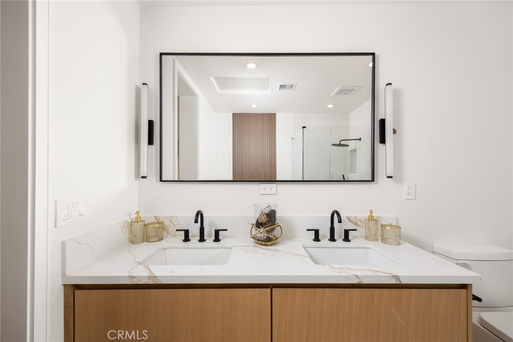 826 Sunset Boulevard B Property Photo 31