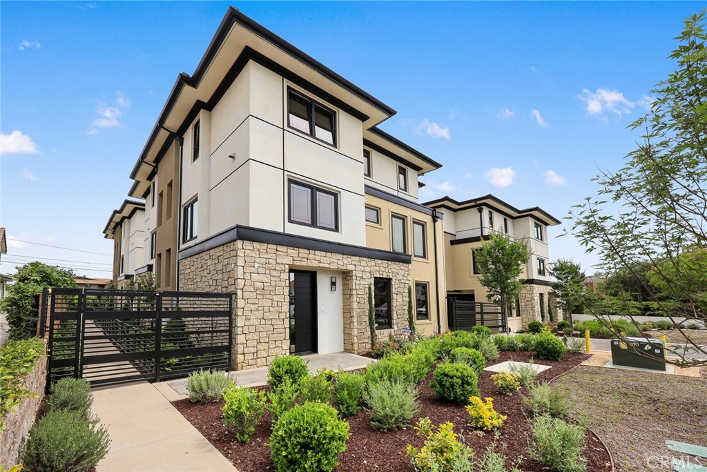 828 Sunset Boulevard A Property Photo 4
