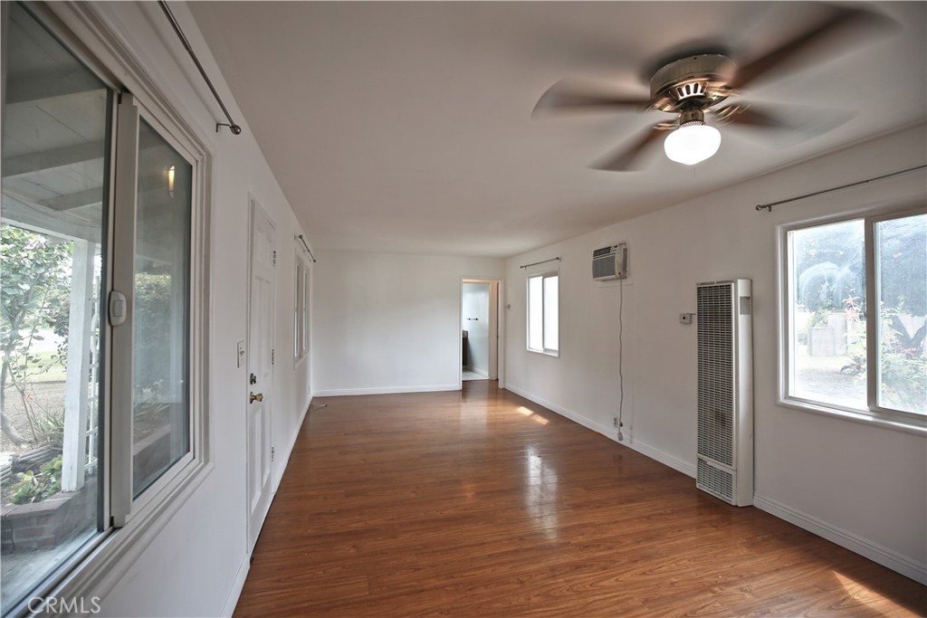 1211 S 10th Avenue Property Photo 2