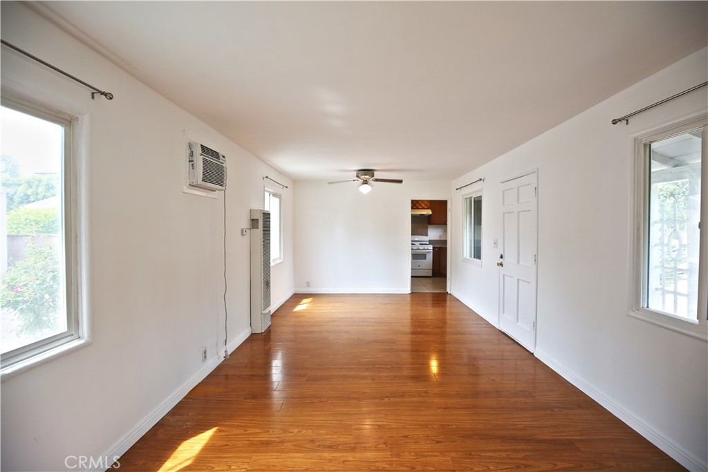1211 S 10th Avenue Property Photo 3