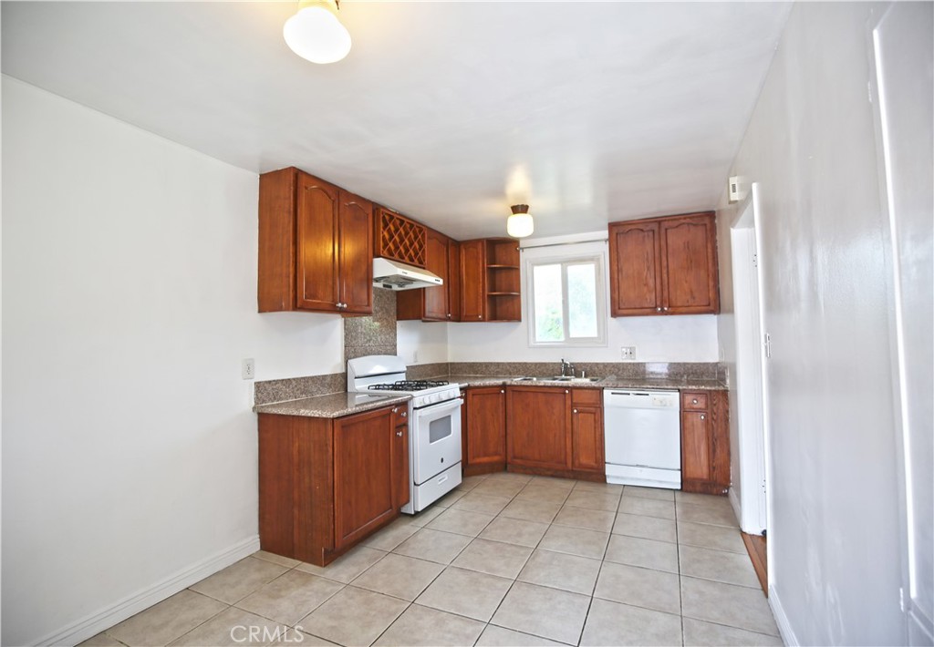 1211 S 10th Avenue Property Photo 5