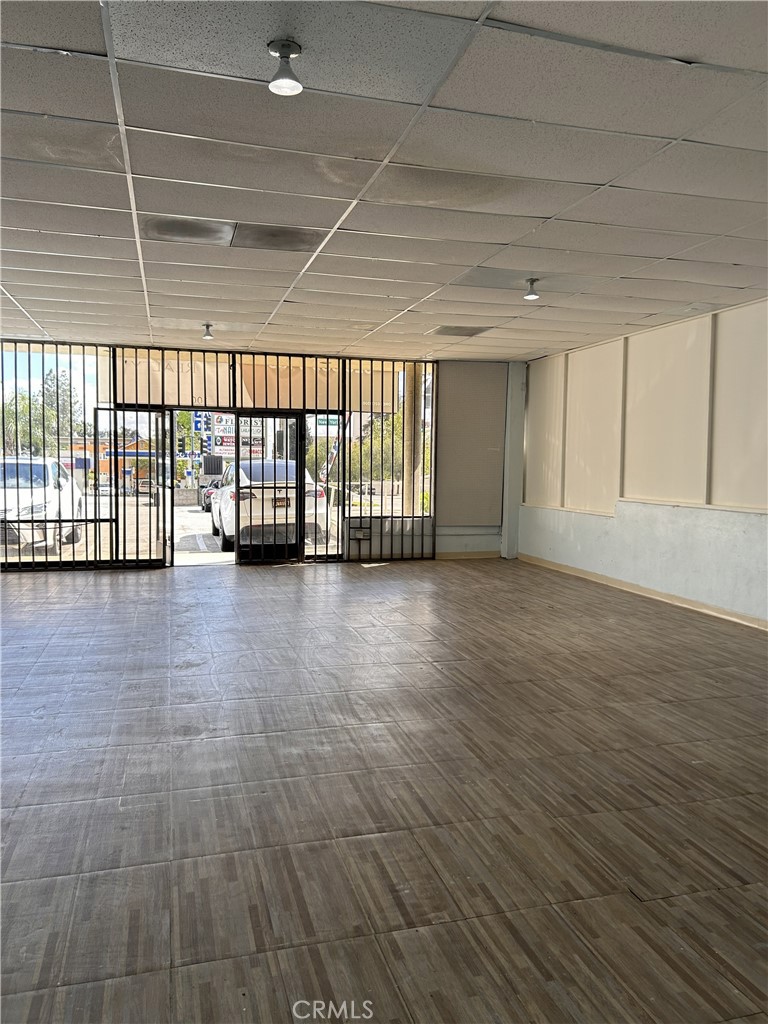 1920 N Lake Avenue 100 Property Photo 5