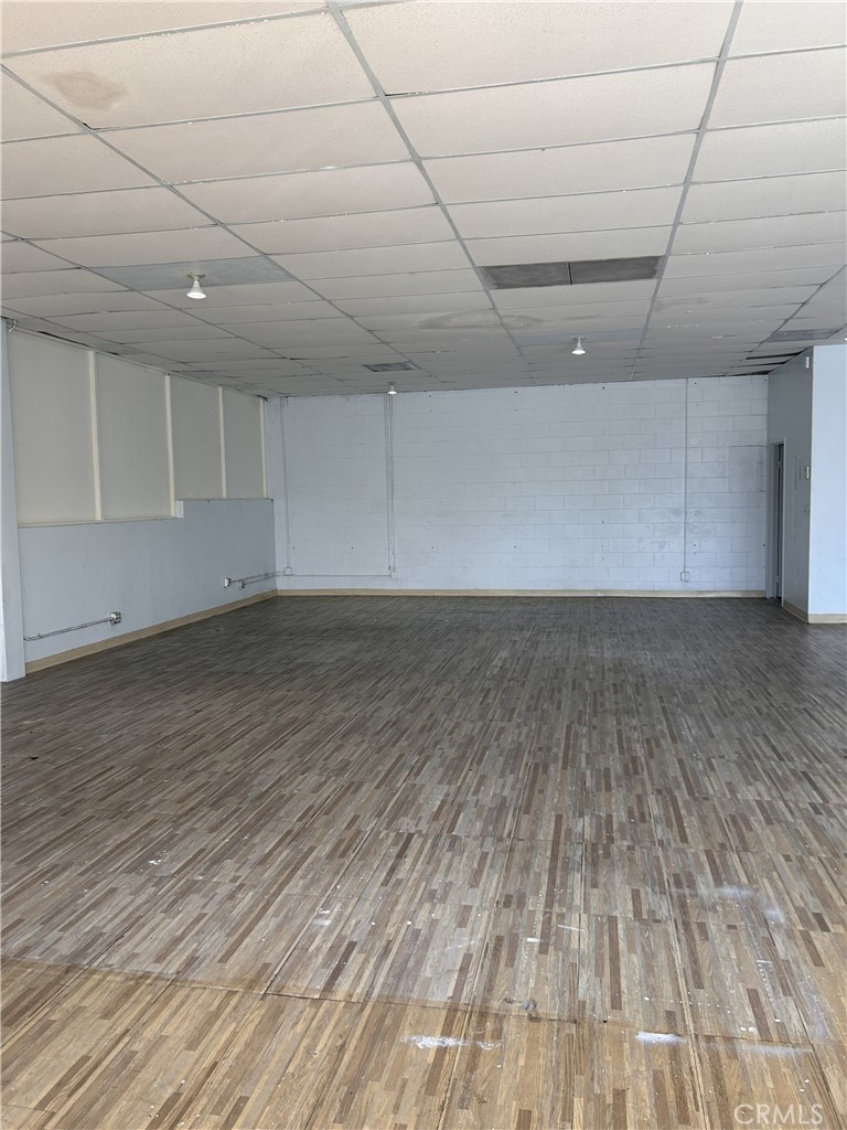 1920 N Lake Avenue 100 Property Photo 6
