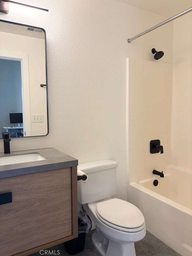 286 N Madison 404 Property Photo 15