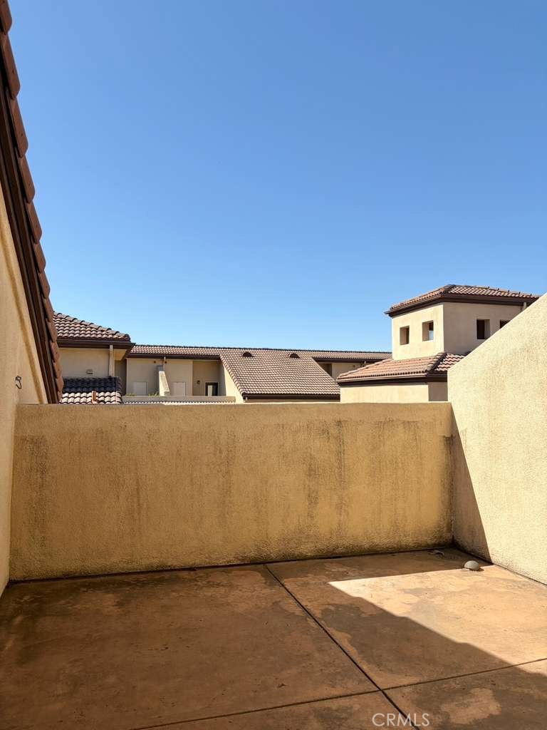 286 N Madison 404 Property Photo 16