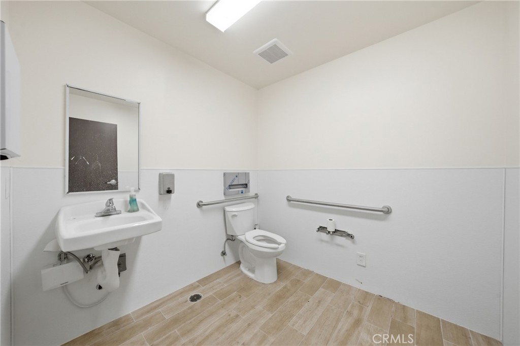 340 E Foothill Property Photo 14