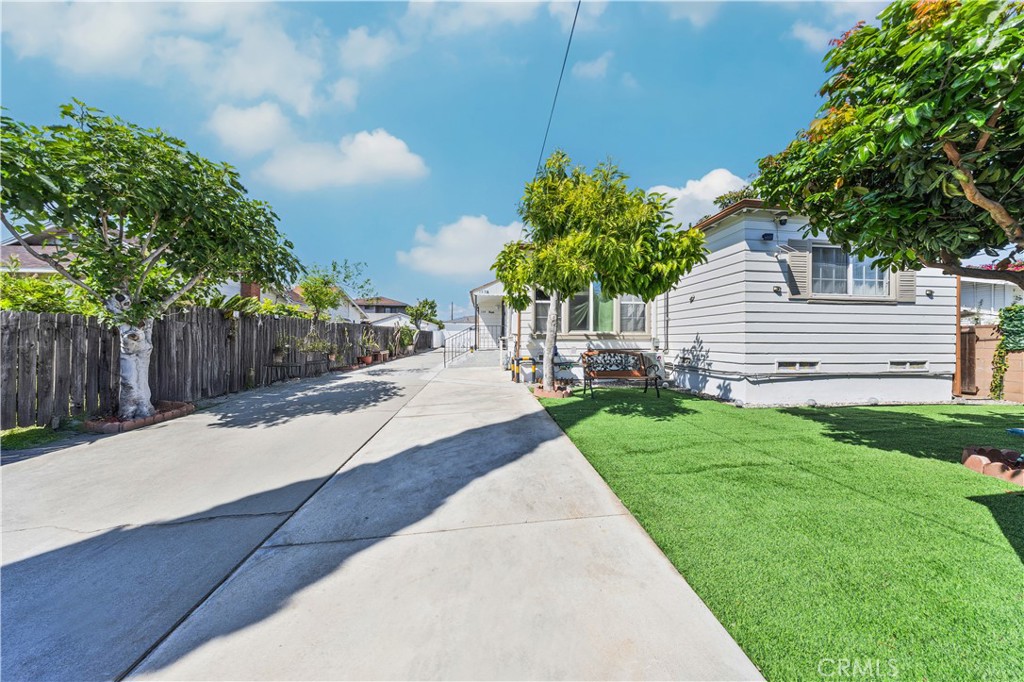 159 W Glendon Way Property Photo 4