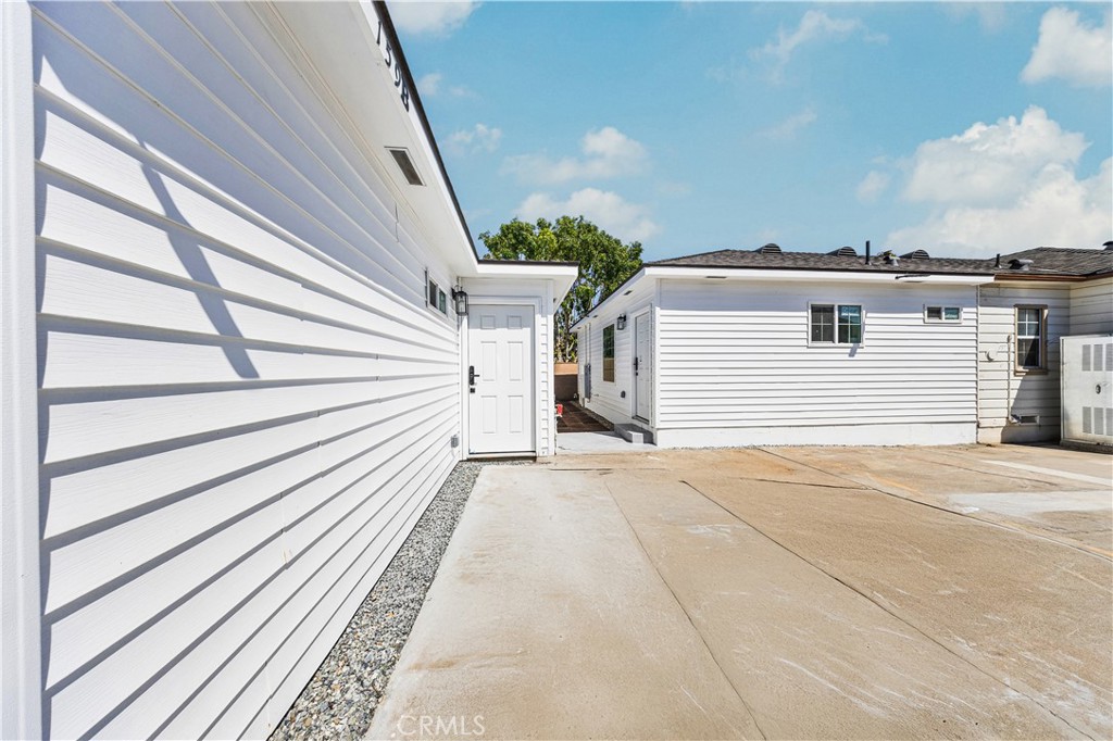 159 W Glendon Way Property Photo 7