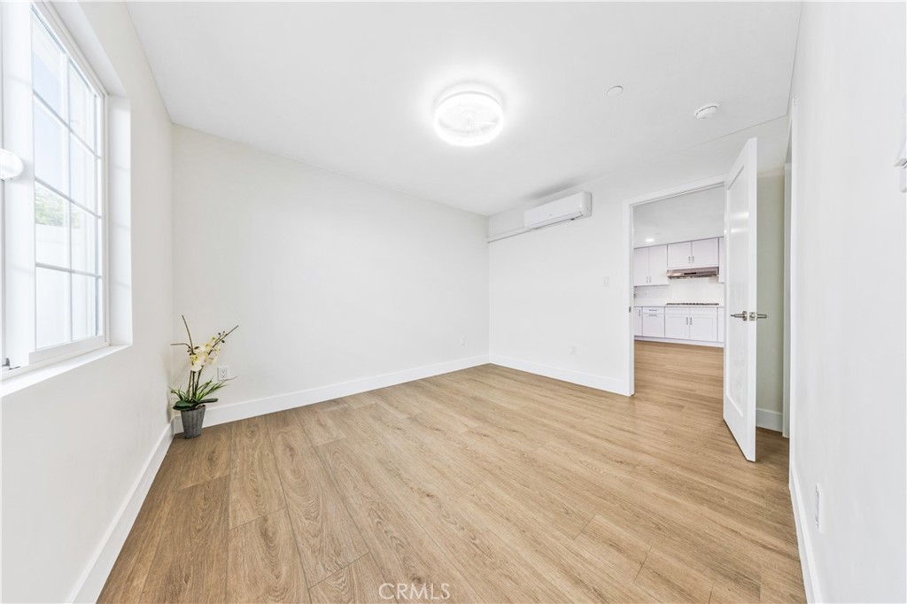 159 W Glendon Way Property Photo 12