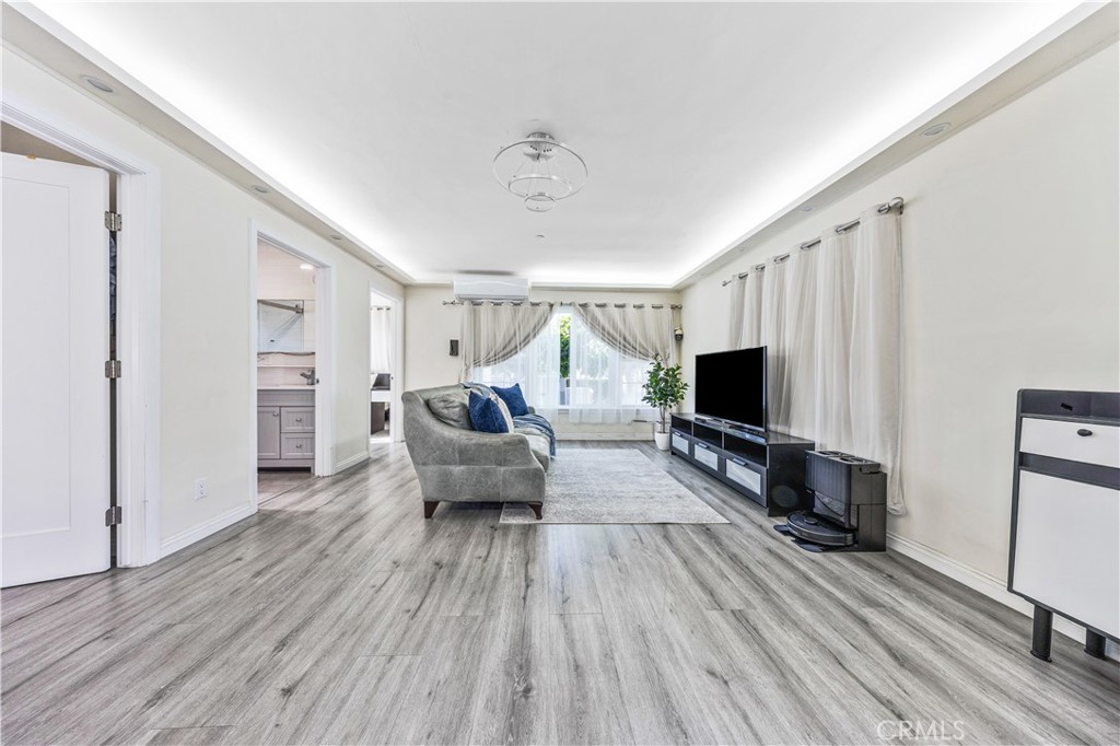 159 W Glendon Way Property Photo 22