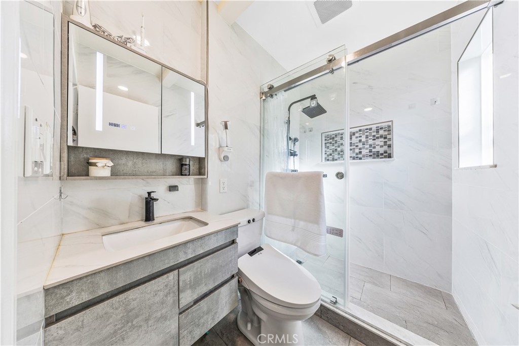 159 W Glendon Way Property Photo 29