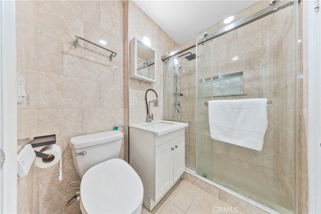 159 W Glendon Way Property Photo 32