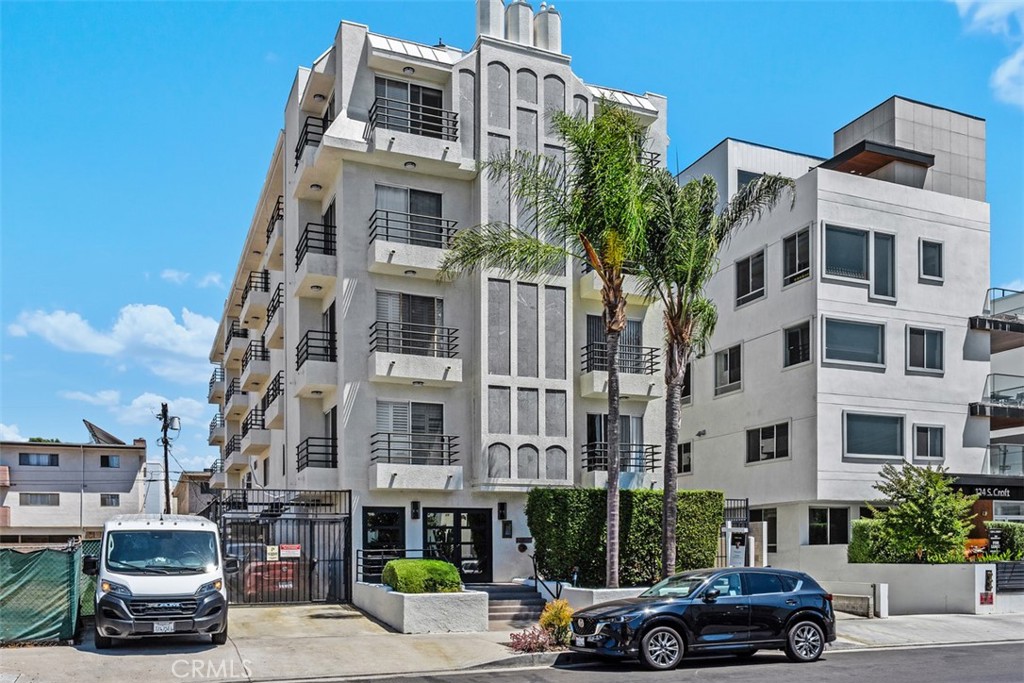 116 S Croft 102 Property Photo 3