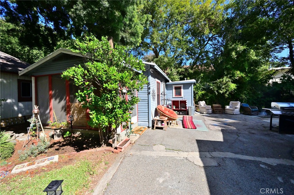 542 N Madison Property Photo 12