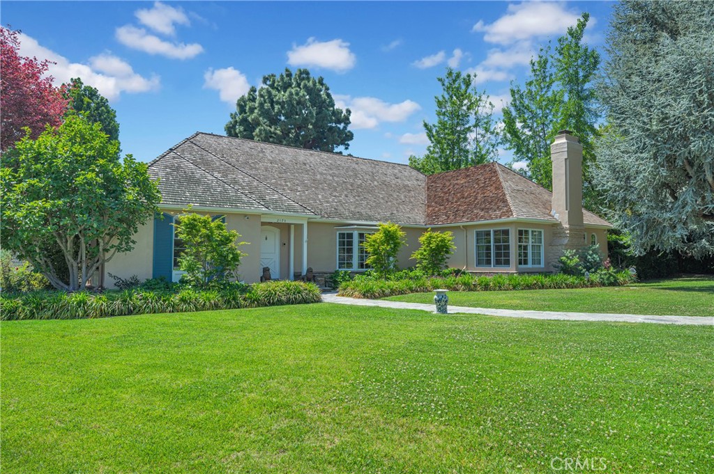 2170 Lombardy Property Photo 2