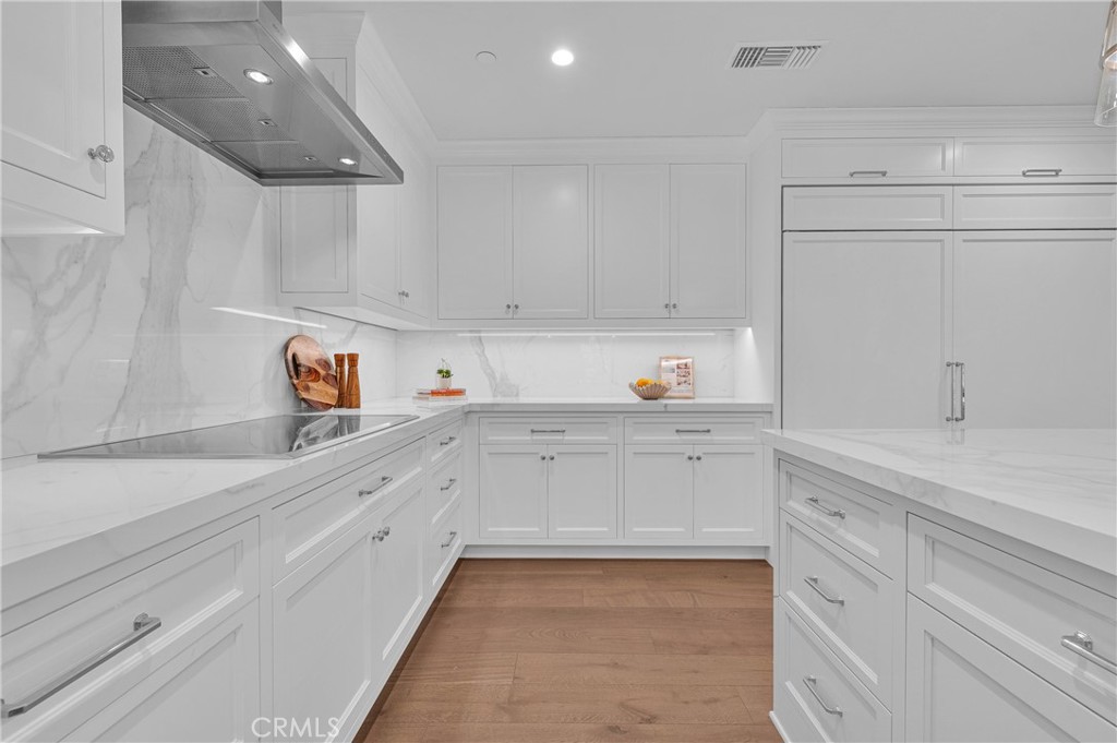 2170 Lombardy Property Photo 21