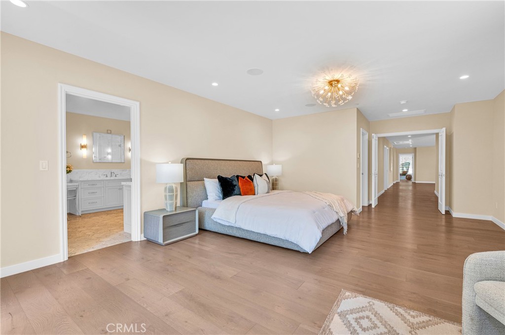 2170 Lombardy Property Photo 24