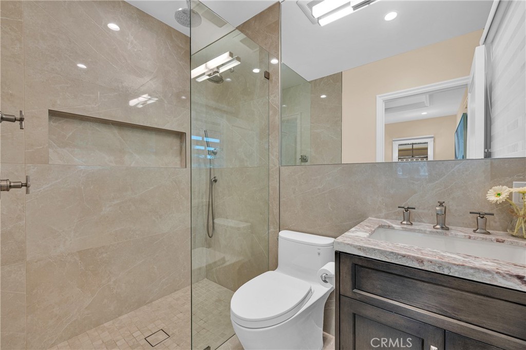 2170 Lombardy Property Photo 42
