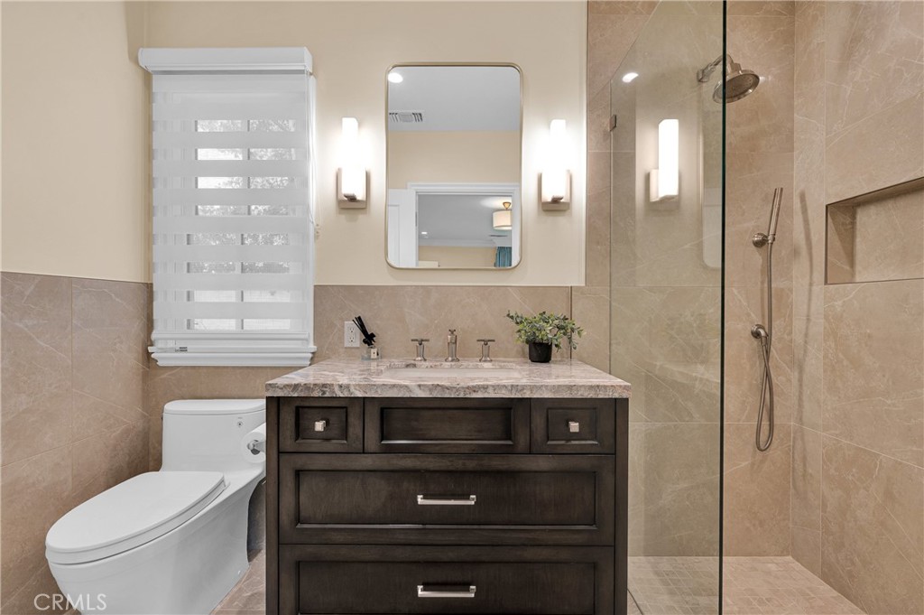 2170 Lombardy Property Photo 44