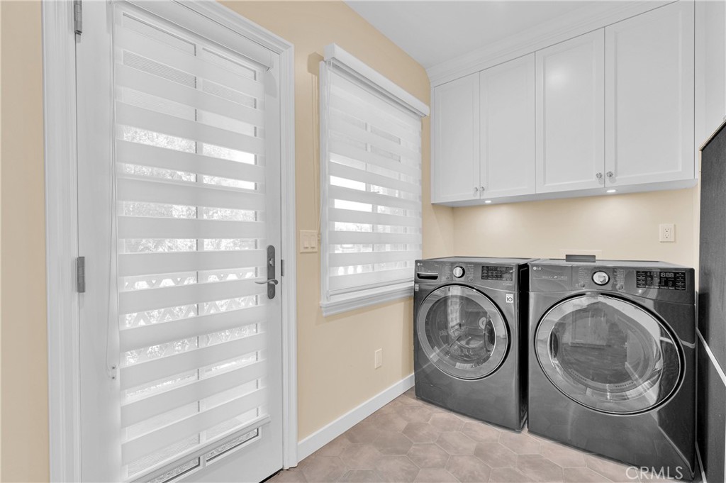 2170 Lombardy Property Photo 45