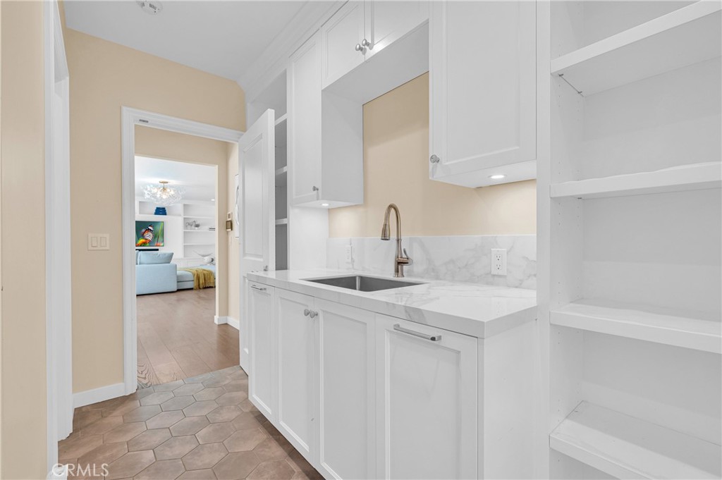 2170 Lombardy Property Photo 46