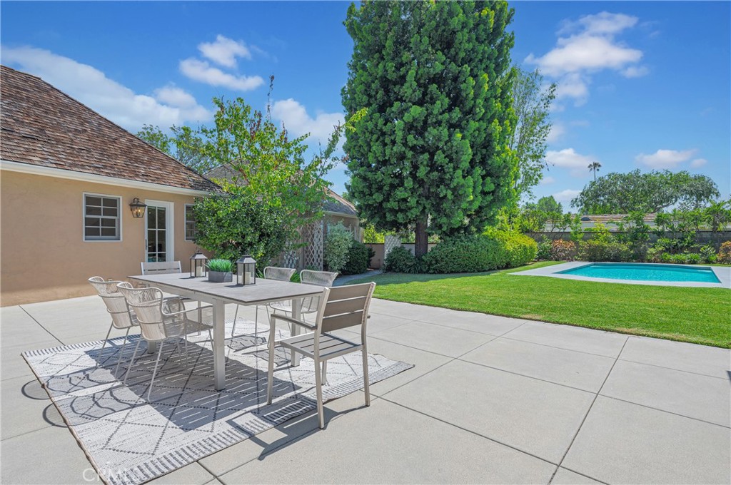 2170 Lombardy Property Photo 48
