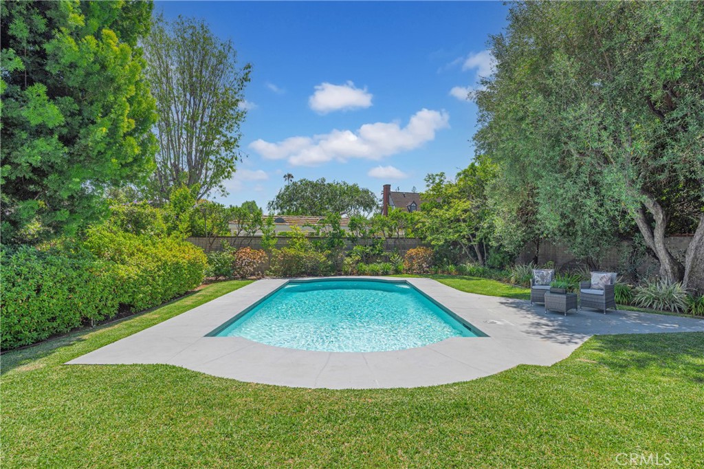 2170 Lombardy Property Photo 49