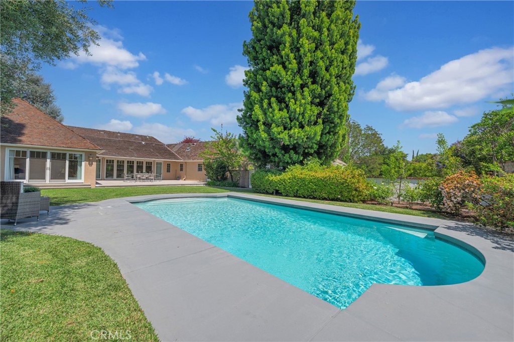 2170 Lombardy Property Photo 53