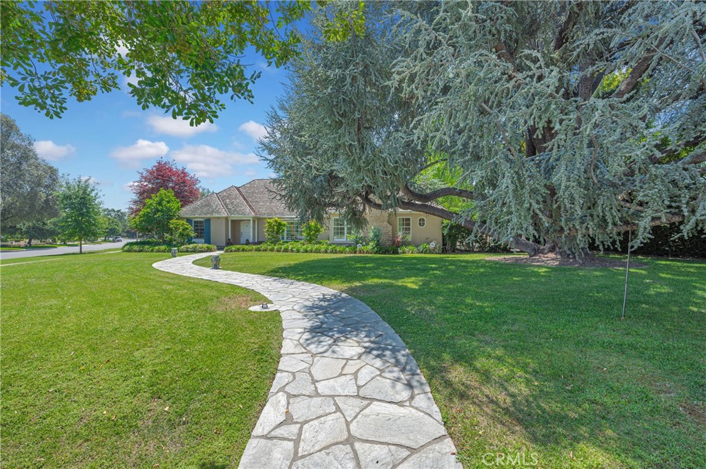 2170 Lombardy Property Photo 63