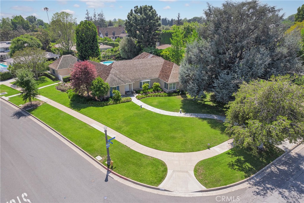 2170 Lombardy Property Photo 65