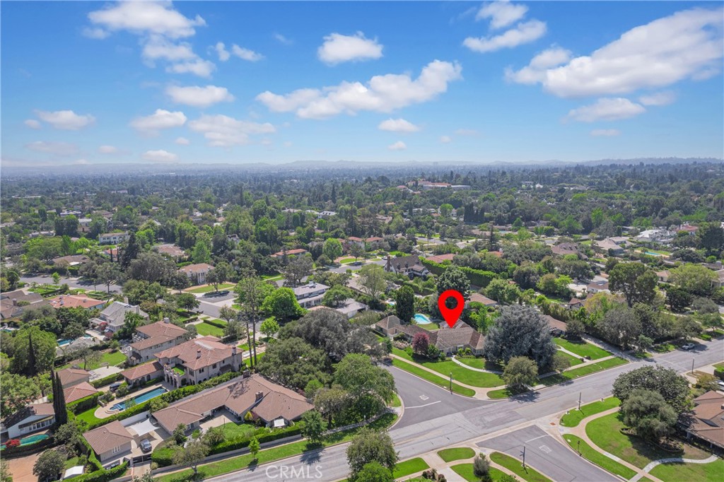 2170 Lombardy Property Photo 69