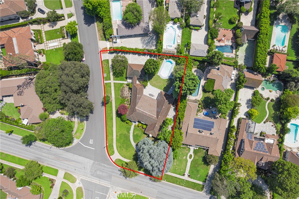 2170 Lombardy Property Photo 70