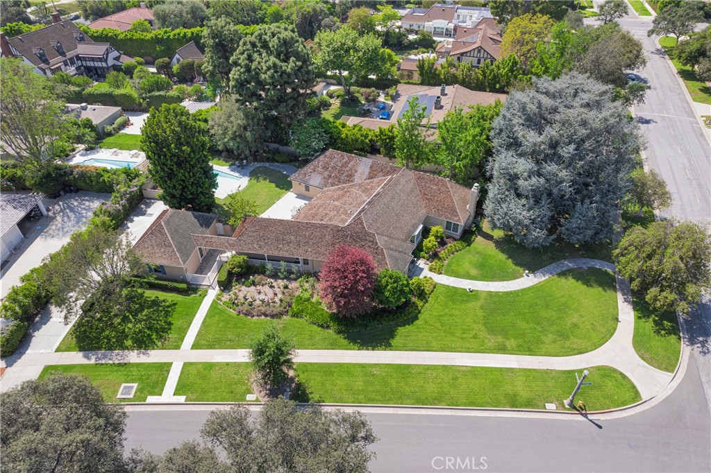2170 Lombardy Property Photo 71