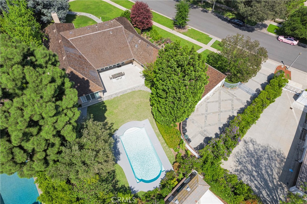 2170 Lombardy Property Photo 72