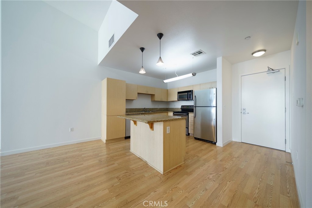 630 W 6th 616 Property Photo 10