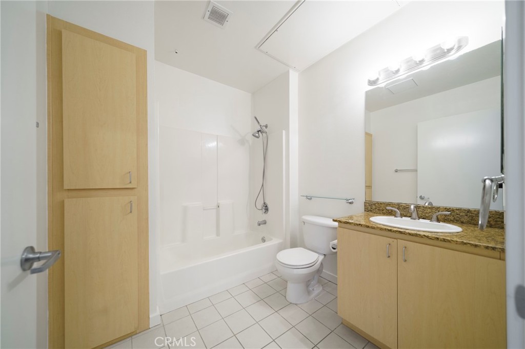 630 W 6th 616 Property Photo 16