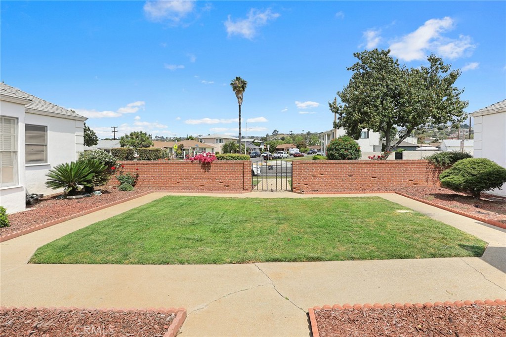 1306 W 1st Street Property Photo 5