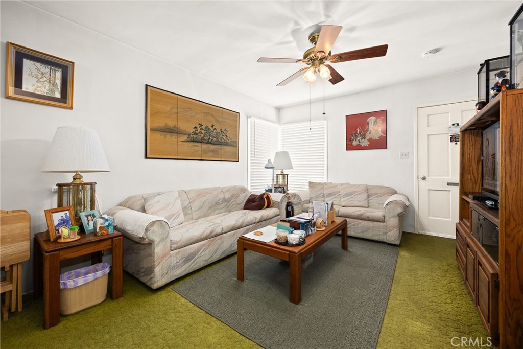 1306 W 1st Street Property Photo 10