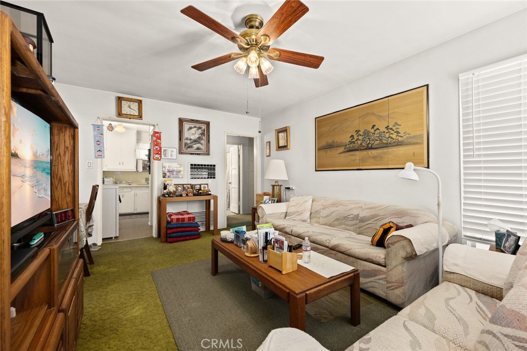 1306 W 1st Street Property Photo 11