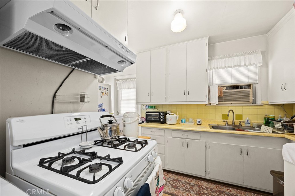 1306 W 1st Street Property Photo 16