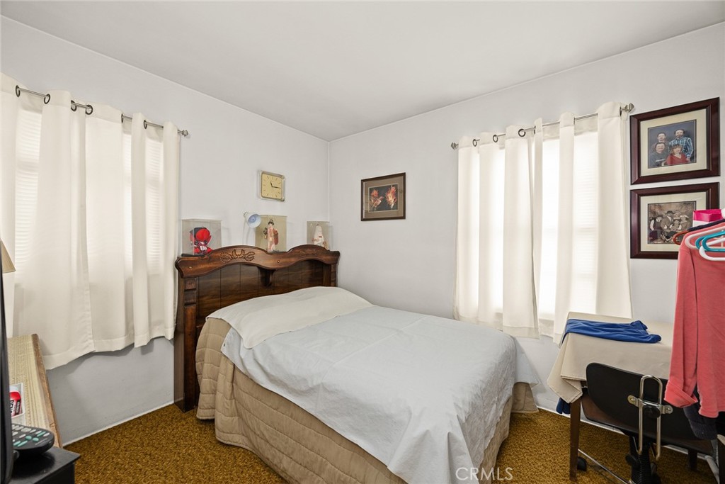 1306 W 1st Street Property Photo 18