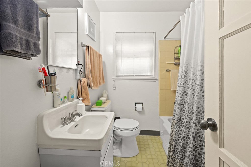 1306 W 1st Street Property Photo 20
