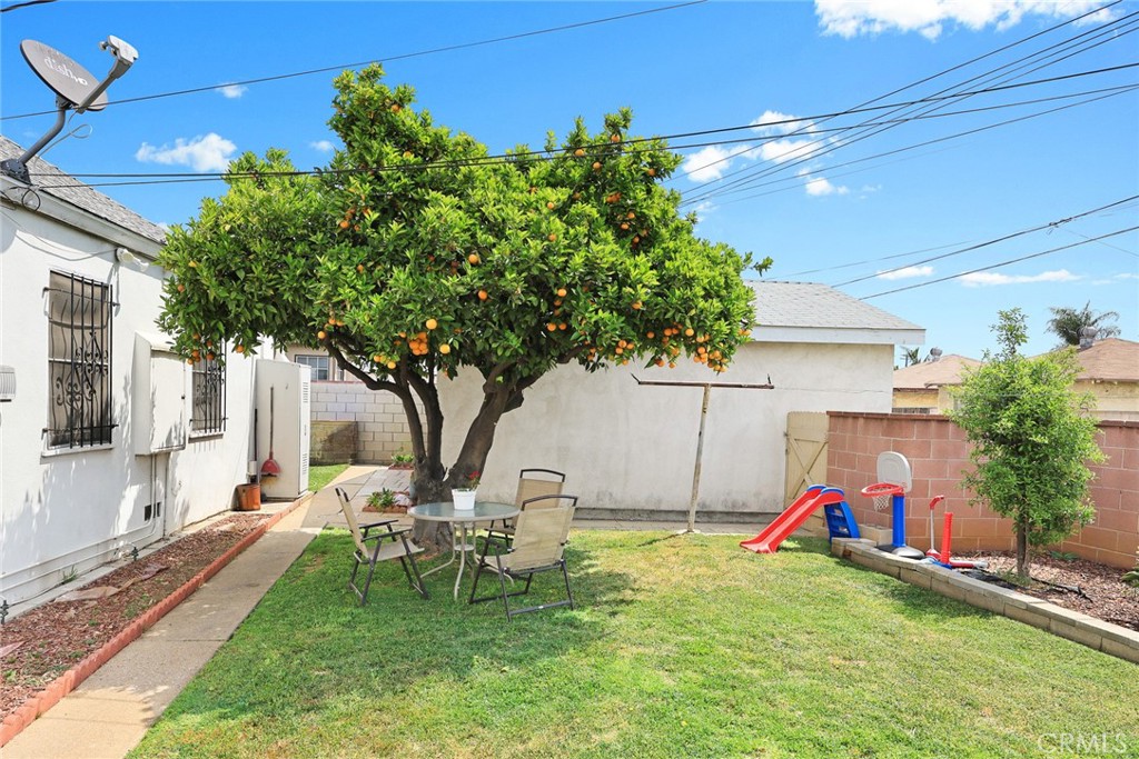 1306 W 1st Street Property Photo 28